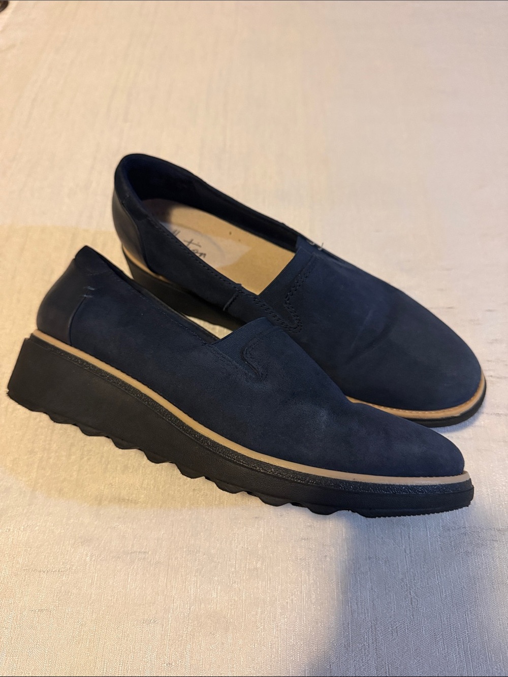 Clark’s Sharon Slip-On Women’s Loafers in Dolly Blue Lightweight Comfort Size 8